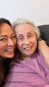 Best dressed in the room was Grandma Dorothy, of course!!! May we all have  the energy, beauty, and the sechel (In Yiddish, “sechel” שכל refers to  common sense, intelligence, or wisdom) of