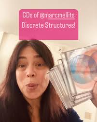 Tomorrow our new recording of “Discrete Structures” by Marc Mellits has its  first radio broadcast! 📻 Listen to it before it's out in the world