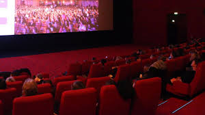 La satire des milieux financiers ne manque pas de saveur et le duo formé par dan aykroyd et eddie murphy est désopilant. Projecteurs 4k Son Dolby Atmos Cinema Immersif Et Sieges En Cuir Le Cgr De Saint Quentin En Pleine Mutation
