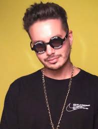 The star, who has sported rainbow, green, purple and pink hair this year, said to vogue, i don't plan anything—i just let myself go with the flow. J Balvin Hairstyle Cool Hairstyles Of Colombian Reggaeton Singer Men S Hairstyles Haircuts X