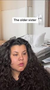 Alyssa Dickson's Instagram, Twitter & Facebook