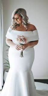 Being on a mission to finding your dream wedding gown is difficult for every bride, with any body shape out there. 260 Minimalist Wedding Dresses Gowns For The Curvy Plus Size Bride Ideas Wedding Dresses Plus Size Bride Curvy Bride