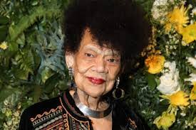 Walter Hutt's Instagram, Twitter & Facebook