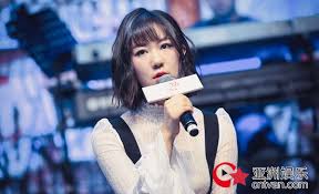 谢春花办新专辑《点心》首唱会解锁新歌现场版温馨甜蜜_TOM娱乐