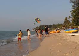 Both are beautiful and have clear / clean water. Penang Island S Best Beach Batu Ferringhi Hubpages