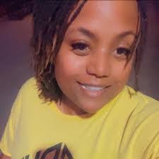 Alisha Bracken's Instagram, Twitter & Facebook