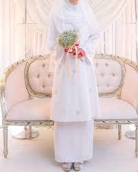 Baju kurung pahang riau menyingkap pertalian sejarah antara kedua negeri riau & pahang. Reduced Baju Kurung Pahang Tunang Nikah Bridal Wedding Women S Fashion Bridal Wear On Carousell
