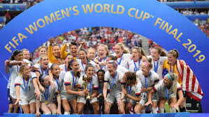 Nach einem foul von per mertesacker darf der vielleicht beste freistosskünstler der wm aus rund 30 metern auf den kasten von manuel neuer ballern. Frauenfussball Wm Start Ziel Sieg Der Usa Archiv