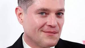 Lily Allen flouts smoking ban at fancy dress gig as ex Ed Simons watches  and more in Mirror.co.uk's Tuesday gossip round-up