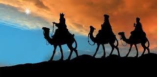 Los reyes van a caballo o sobre elaboradas carrozas y lanzan regalitos a los niños alineados en las calles. Cuando Es El Dia De Reyes Este 2021