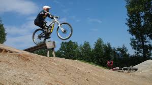 How To Drop Good Learning Session In How To Drop My Mtb Downhill Bike Mountainbike Fahren Drop