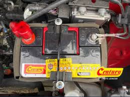 Bagaimana cara menukar bateri kereta berkomputer. Tips Jumpstart Penghantaran Pemasangan Percuma