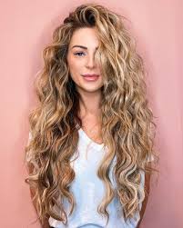 Here, you'll find best tips and products to keep your curls strong and shiny. 50 Best Blonde Highlights Ideas For A Chic Makeover In 2021 Hair Adviser Curly Hair Styles Warm Blonde Hair Blonde Highlights Curly Hair
