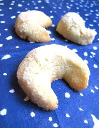 Les meilleures recettes de biscuits de noël notã©es et commentã©es par les internautes. Petits Gateaux De Noel Allemands Vanillekipferln Et Schokoladen Lekkerli Et Retour Au Moderna Museet Le Salon De The De Nathalie