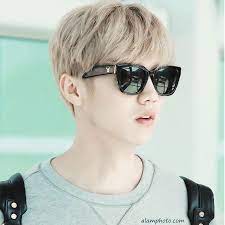 صور شبابية حلوة 2022 عالم الصور in 2021 stylish girls photos square sunglasses men girl photos