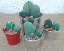 Ahora vamos con los ejemplos y las ideas que he recopilado para que os inspiréis. Cactus Pinterest Piedras Pintadas Unas Decoradas