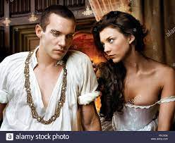 Welcome to captivating natalie dormer one of the largest and longest running sources dedicated to british actress natalie dormer. Jonathan Rhys Meyers Natalie Dormer The Tudors 2007 Stockfotografie Alamy