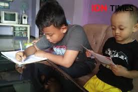 Maybe you would like to learn more about one of these? Belajar Di Rumah Siswa Mengeluh Tugas Sekolah Menumpuk