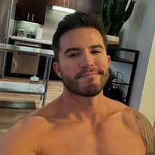 Chris Bello's Instagram, Twitter & Facebook