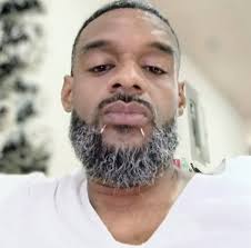 Mini batt not charging, only one light on