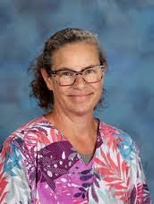 Lisa Kirker's Instagram, Twitter & Facebook