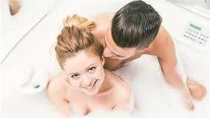 Ihr träumt davon, eure hochzeit oder euren geburtstag in einem traumhaften ambiente zu feiern und das ganz ohne eigenen aufwand? Das Vorspiel Im Wasser Was Fur Eine Wonne In Der Wanne Erotik Bild De