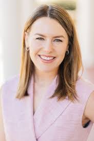 Anne Pearce's Instagram, Twitter & Facebook