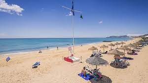 The island is the northernmost and easternmost island of the archipelago of madeira. Praia De Porto Santo Www Visitportugal Com