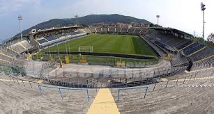 Per gli hotel con prezzi economici vicini all' stadio atleti azzurri italia dove gioca il fa albinoleffe offriamo una vasta gamma di hotel vicino allo stadio del albinoleffe dagli hotel a buon mercato agli. Albinoleffe E La Questione Stadio I Tifosi Tornate A Giocare Al Martinelli Valseriana News