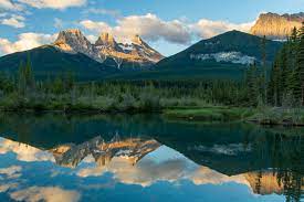 Sisters is a city in central oregon. The Three Sisters Mountains Canada
