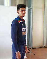 Nagerkoti wrote very cute in the comment box with a heart emoji. Shubman Gill On Twitter No Monday Blues Here Bring On Gameday Https T Co D9sjwqcjr8 Twitter