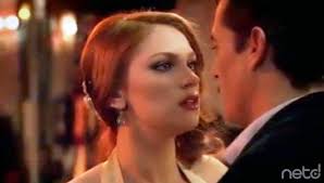 Filmul se difuzează și pe netflix din iunie 2020. Pulbere De Stele Tradarea Episodul 27 Rezumat Tv Series Movies