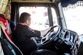 Bărbaţii se pensionează la 62 de ani şi 8 luni, având un stagiu. Varsta MinimÄƒ Pentru ObÈ›inerea Permisului RÄƒmane 21 De Ani