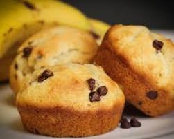 Recette De Mini Muffins Legers A La Banane Recette Muffin Leger Recette Muffin Banane Mini Desserts