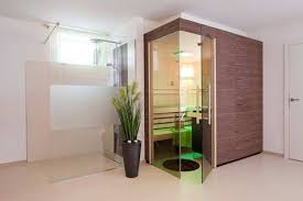 Egal Ob Im Badezimmer Im Garten Keller Oder Wellnessbereich Erfahren Sie Hier Worauf Sie Bei Der Platzierung Ihrer Sauna A Fitnessraum Infrarotkabine Sauna
