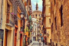 It shows all personal information about the players, including age, nationality, contract. Valencia City Travel Guide Video Reviews Must See Places