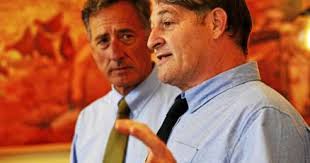 Shumlin shows his support for a Bellows Falls restaurant that pays a  minimum $15 per hour wage