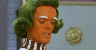 A causa della loro grande willy wonka non pare affatto preoccupato dalla situazione, ma chiede comunque agli umpa lumpa di tirarlo fuori. Addio A Malcom Dixon Oompa Loompa Nella Leggendaria Fabbrica Di Cioccolato L Huffpost