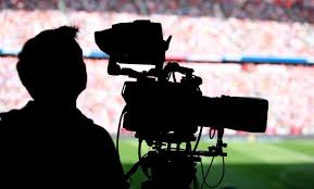 Свежая программа передач канала матч! Draka Vokrug Polya Pervyj Kanal Rossiya 1 I Match Tv Do Sih Por Ne Podelili Evro 2020