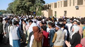 De aanslag was maandagmiddag nog niet opgeëist, maar roept inderdaad herinneringen op aan eerdere aanslagen in kabul waarbij de verdenking uitging naar islamitische staat. Dyw8eodfaxrbjm