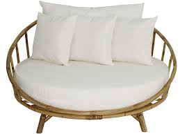 Amazon Com Zew Bamboo Round Daybed Outdoor Indoor Large Accent Sofa Chair Lawn Pool Garden Seating With Cushion Patio Chairs Outdoor Seat Cushions Round Sofa