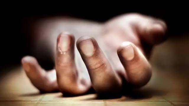 सुनील मोरे आत्महत्या प्रकरणात प्राथमिक शिक्षणाधिकार्‍यांना सहआरोपी करून निलंबित करण्याची मागणीशिवसेना (उद्धव बाळासाहेब ठाकरे) पक्षाचे स्थानिक नेते प्रकाश मारावार यांचे शिक्षण संचालक, उपसंचालक व मुख्य कार्यकारी अधिकार्‍यांना निवेदन