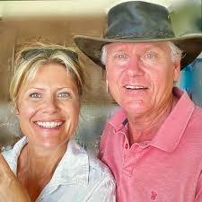 Jayne Connell's Instagram, Twitter & Facebook