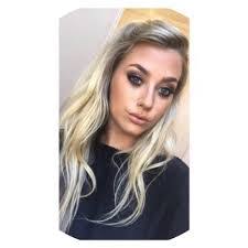 Eloise Clarke's Instagram, Twitter & Facebook