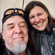 Human hair in a pile, no mouse droppings or urine