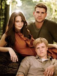 голодные игры и вспыхнет пламя полный фильм смотреть онлайн Josh Hutcherson Aka Peeta Mellark Hair Color Blonde Jennifer Lawrence Aka Katniss Everdeen Liam Hemsworth Golodnye Igry Golodnye Igry Trilogiya Liam Hemsvort
