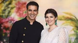 Akshay kumar is an indian actor and producer. Akshay Kumar Returns Home After Being Hospitalised For Covid 19 Wife Twinkle Khanna Confirms On Instagram Entertainment News Firstpost