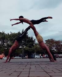 Superman Paisa Acroyoga Acro Acroyogalife Yoga Ciudaddelrio Medellin Colombia Handstand Strong Sky Superman P Acro Yoga Acro