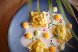 Avocado Ravioli Mit Papaya Und Tamarinde In 2020 Ravioli Papaya Avocado