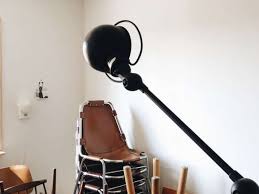 Femme, mais pas de l'ombre. Counter Space S Charlotte Perriand Les Arcs Chairs